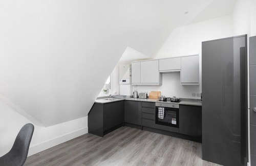 Enfield Casa | Skyvillion -Vineyard Court- Enfield 1Bed w/Balcony