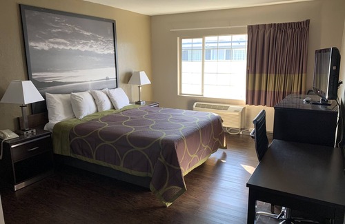 Los Angeles Hotel | Skyways Hotel