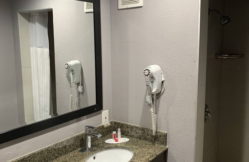 Los Angeles Hotel | Skyways Hotel