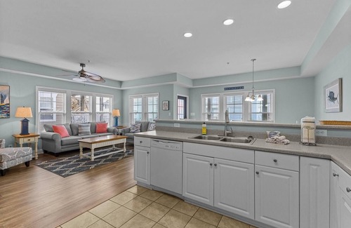 Atlantic Beach Condominio | Slack Tide 3 Bedroom Condo by RedAwning