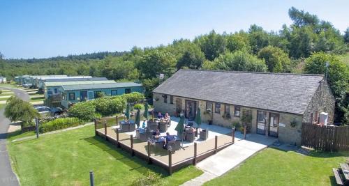 Hexham Otro | Slaley Forest Hexham Caravan Retreat Pet Friendly - sleeps 6