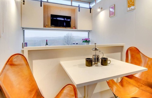 Cemmaes Casa | Slate Cabin - Caban Llechi