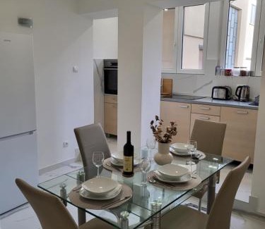 Vracar Apartamento | Slavija Lux! 2 Bedroom Apartment city center