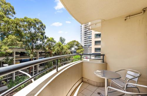 Parramatta Apartamento | Sleek 1-Bed by Jubilee Park with Pool