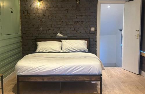 Yiewsley Apartamento | Sleek 1BD Retreat Near Heathrow & Elizabeth Line