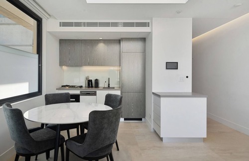 Coogee Apartamento | Sleek 1BR Apartment w/Skylight near Coogee Beach