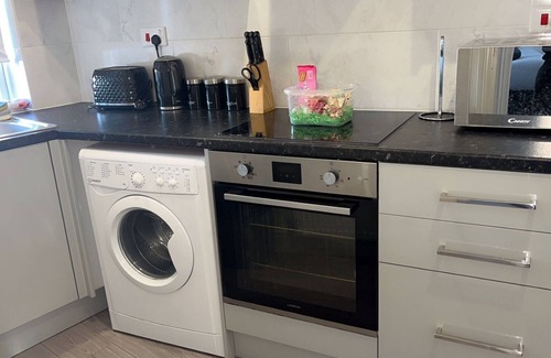 Waddon Apartamento | Sleek 2 Bed Oasis Croydon -Sunset views - Sleeps 6 - Family Friendly