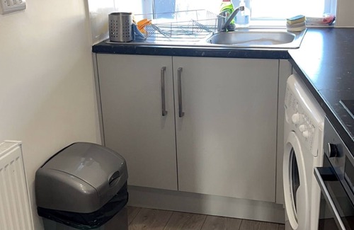 Waddon Apartamento | Sleek 2 Bed Oasis Croydon -Sunset views - Sleeps 6 - Family Friendly