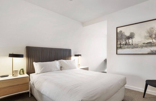 Ivanhoe Apartamento | Sleek 2 Bedroom Apartment with Stunning Alfresco