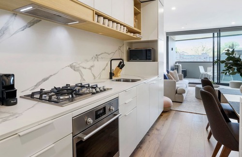 Ivanhoe Apartamento | Sleek 2 Bedroom Apartment with Stunning Alfresco