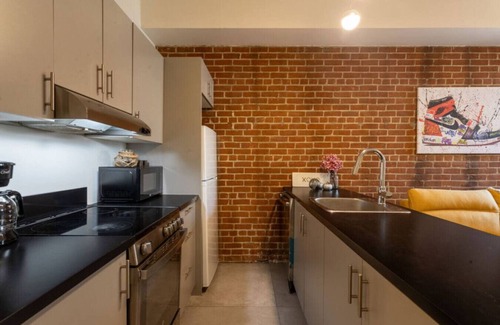 Downtown Montreal Apartamento | Sleek 2BR in Heart of Downtown Montreal
