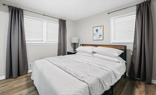 Stockbridge Casa | Sleek 3 BR home with self check in Private!