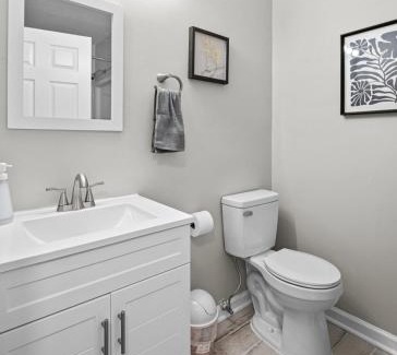 Stockbridge Casa | Sleek 3 BR home with self check in Private!