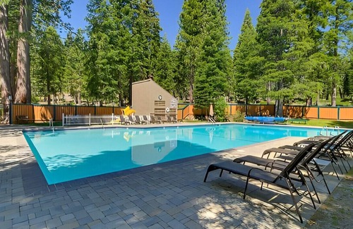 Carnelian Woods Casa | Sleek 4BR House for Groups w/ Beautiful Lake View!