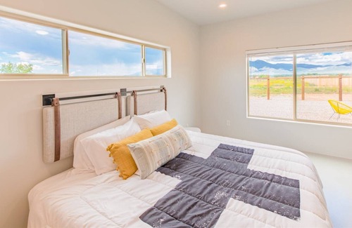 Taos Casa | Sleek and Comfortable Custom Home near Taos Country Club