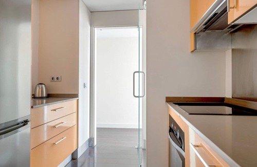 Malasaña Apartamento | Sleek Argüelles 2BR w/ Gym & Pool, nr Madrid Rio, by Blueground