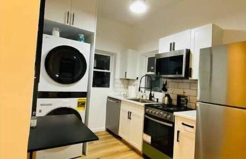 East Stroudsburg Apartamento | Sleek & Chic in the Poconos