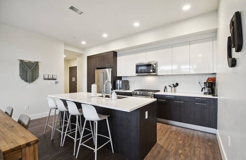Highland Condominio | Sleek & Chic Vibes | Espadin LoHi