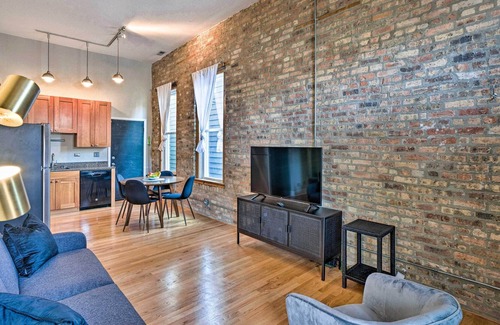 Bucktown Condominio | Sleek Chicago Apt: Walk to Dining + Nightlife