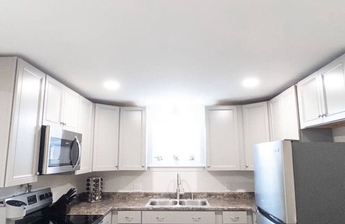 Fort Fairfield Apartamento | Sleek & Contemporary 2BR Getaway