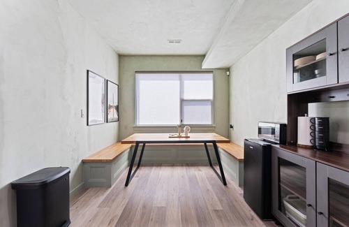 Washington Casa | Sleek & Cozy DC Oasis 1BR/1BA w/ Accessible backyard