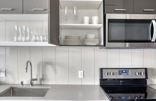Yesler Terrace Apartamento | Sleek First Hill Jr 1BR w/ Gym, Lounge & Rooftop, nr Park, by Blueground