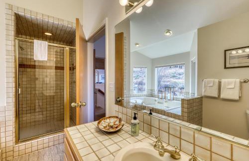 Truckee Casa | Sleek Hill Haven with Martis Valley Views