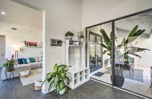 Port Charlotte Casa | Sleek Home with Kayak about 4 Mi to Harbor!