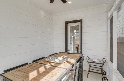Garden Oaks Casa | Sleek Home with Screened Patio and Yard in Houston!