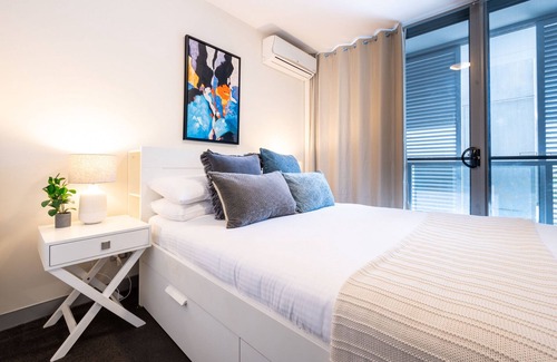 Alexandria Apartamento | Sleek Inner-City Getaway in Prime Location
