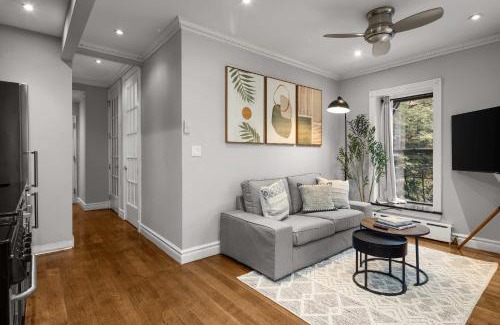 Ukrainian Village Apartamento | Sleek Lower East Side Retreat