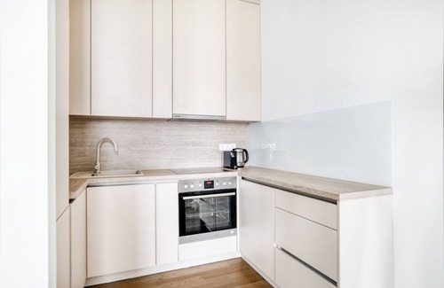 Tiergarten Apartamento | Sleek Mitte 2BR near Potsdamer Platz & Nollendorfplatz, by Blueground