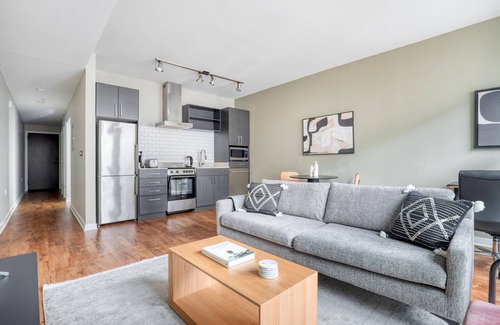 Mount Vernon Triangle Apartamento | Sleek Mount Vernon 1BR w/ Gym, Roof & W/D, near Metro, by Blueground