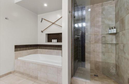 Downtown Steamboat Springs Casa | Sleek Mountain Retreat - Downtown - Summer AC
