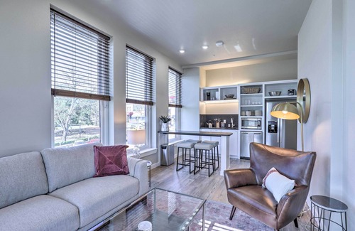 Downtown Apartamento | Sleek, Newly Updated Downtown San Marcos Apt!
