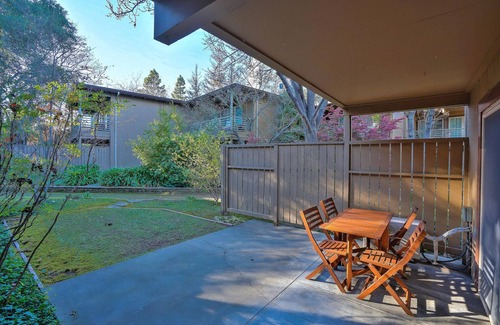 University South Apartamento | Sleek Palo Alto 1BR w/ A/C & W/D, nr Restaurants, by Blueground