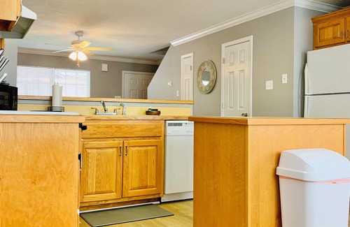Concord Condominio | Sleek Retreat w/ Modern Fresh Vibes!