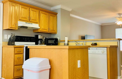 Concord Condominio | Sleek Retreat w/ Modern Fresh Vibes!