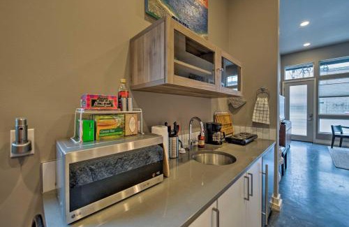 Crown Hill Apartamento | Sleek Seattle Studio - 2 Mi to Downtown Ballard!