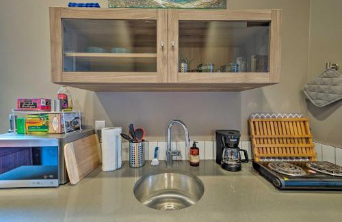 Crown Hill Apartamento | Sleek Seattle Studio - 2 Mi to Downtown Ballard!