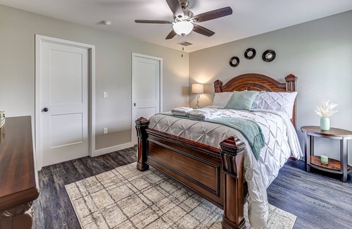 Sebring Casa | Sleek Serenity + Enclosed Porch in Sebring