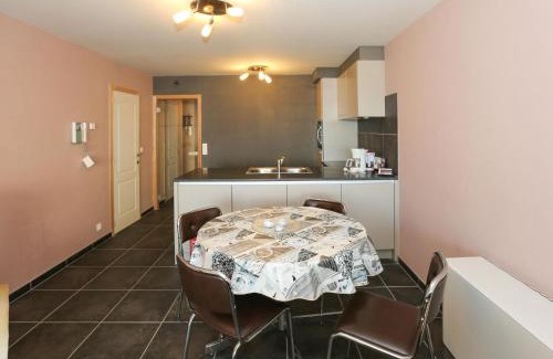 Middelkerke Apartamento | Sleek Stay by the Sea