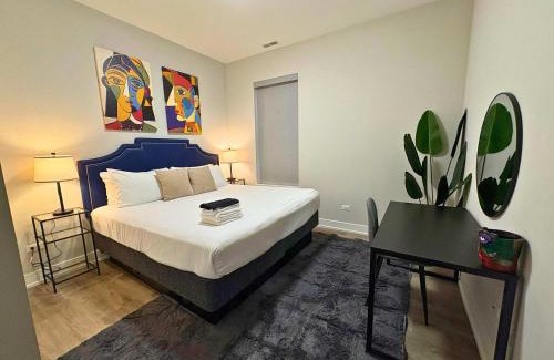 West DePaul Apartamento | Sleek Style 3BR Haven - Free Parking - Ashland 2N