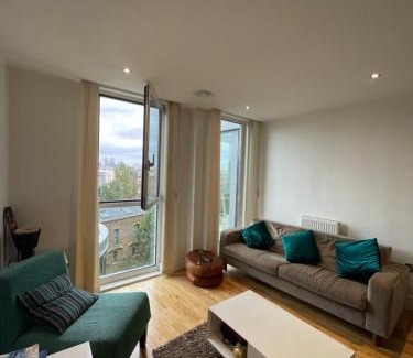 Greenwich Apartamento | Sleek & Sunny 1BD Flat Near Greenwhich - Deptford!