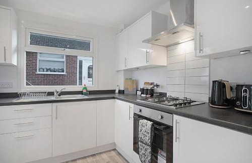 Middlesbrough Apartamento | Sleek & Tranquil Corner on Durham Road, Sleeps 4