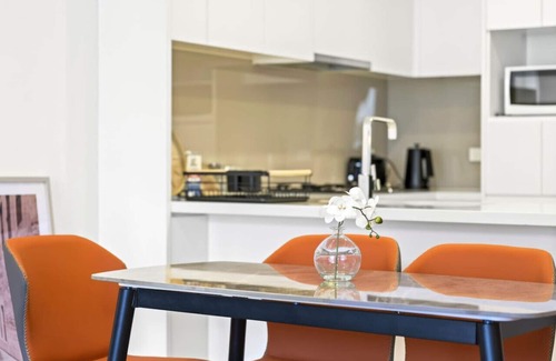 Rhodes Apartamento | Sleek Urban Lifestyle Retreat in Heart of Rhodes