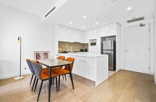 Rhodes Apartamento | Sleek Urban Lifestyle Retreat in Heart of Rhodes