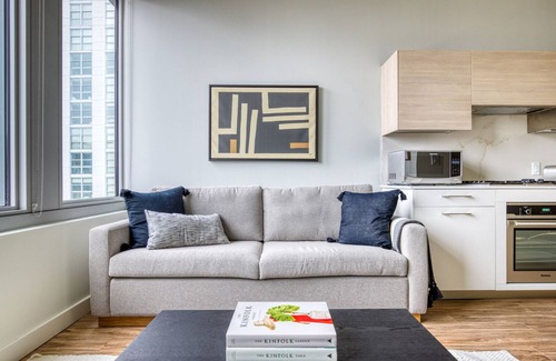 West Loop Gate Apartamento | Sleek West Loop Studio w/ Deck, Pool & Gym, 3 blocks to L, by Blueground