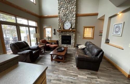 McGregor Casa | Sleep 12-big Sandy Lodge Resort-lakefront-luxury