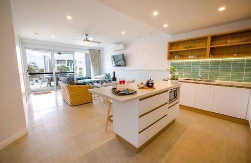 Bogangar Apartamento | Sleep 19 in the heart of Cabarita Beach, gateway to the Tweed Coast and Valley.